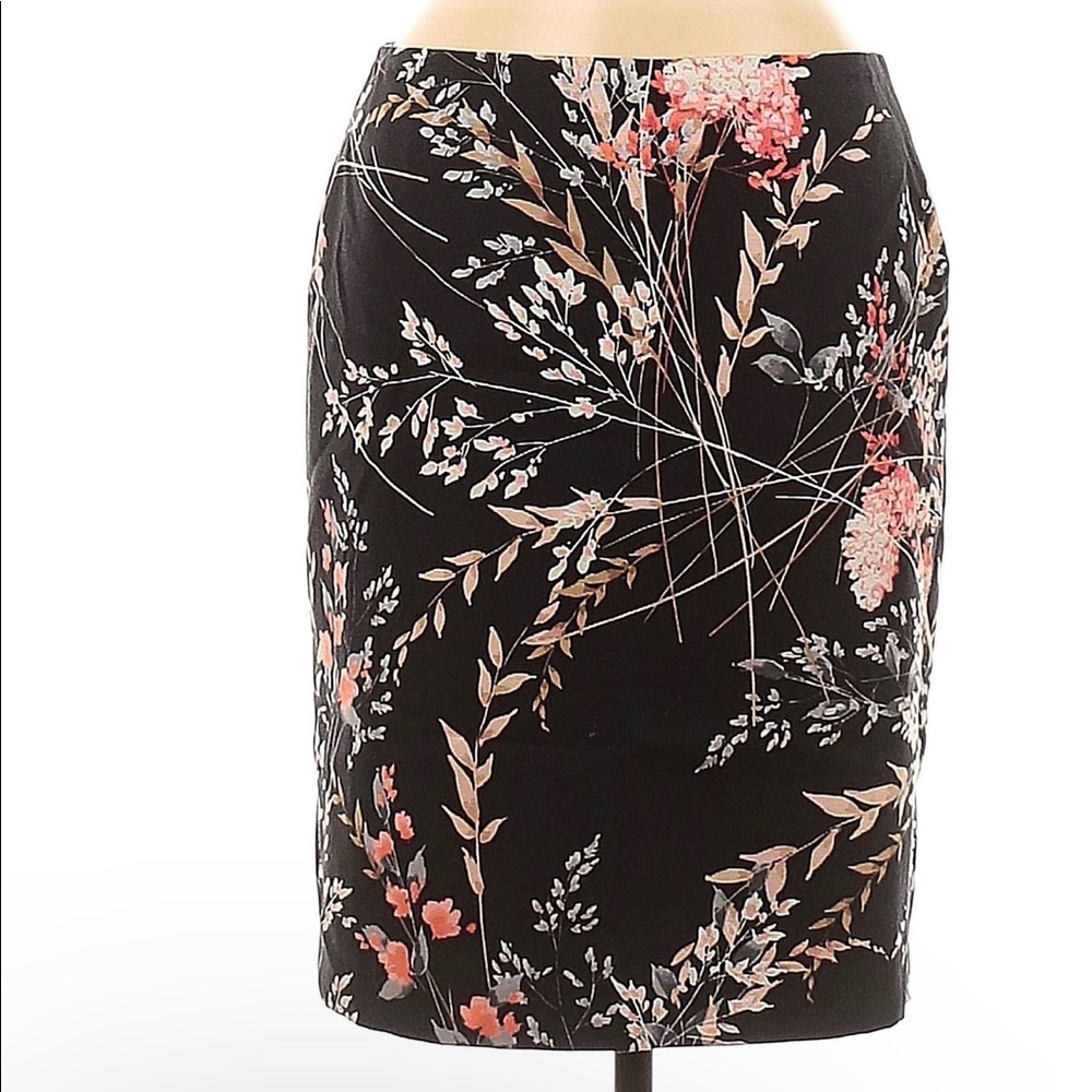 Like New Talbots Floral Print Pencil Skirt size 8